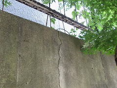 擁壁のひび割れ