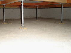 土間コンクリートにひび割れなどないかチェック。