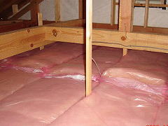 断熱材の設置状況をチェック