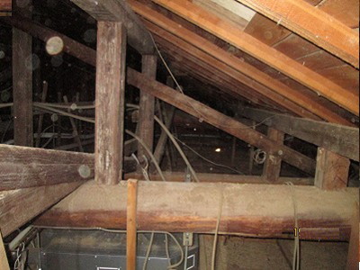 桁梁、柱、垂木などにカビがついていないか、腐食していないかチェック