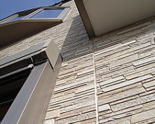 サイディングの目地状況をチェック