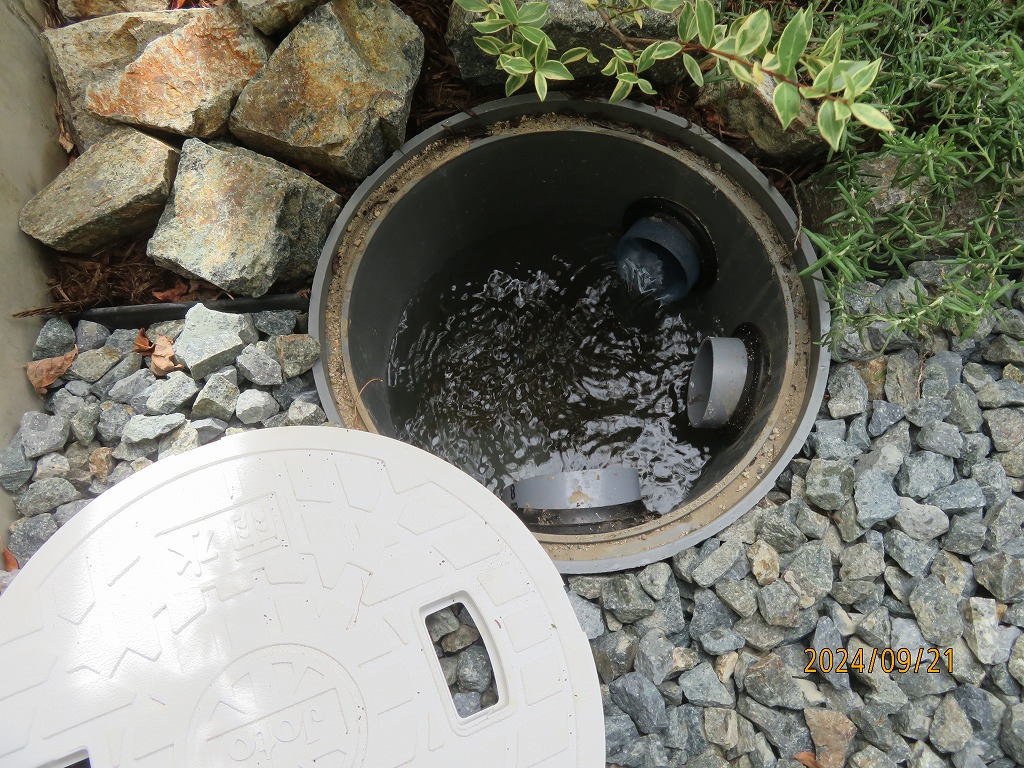 水を流して流水状況を確認します。